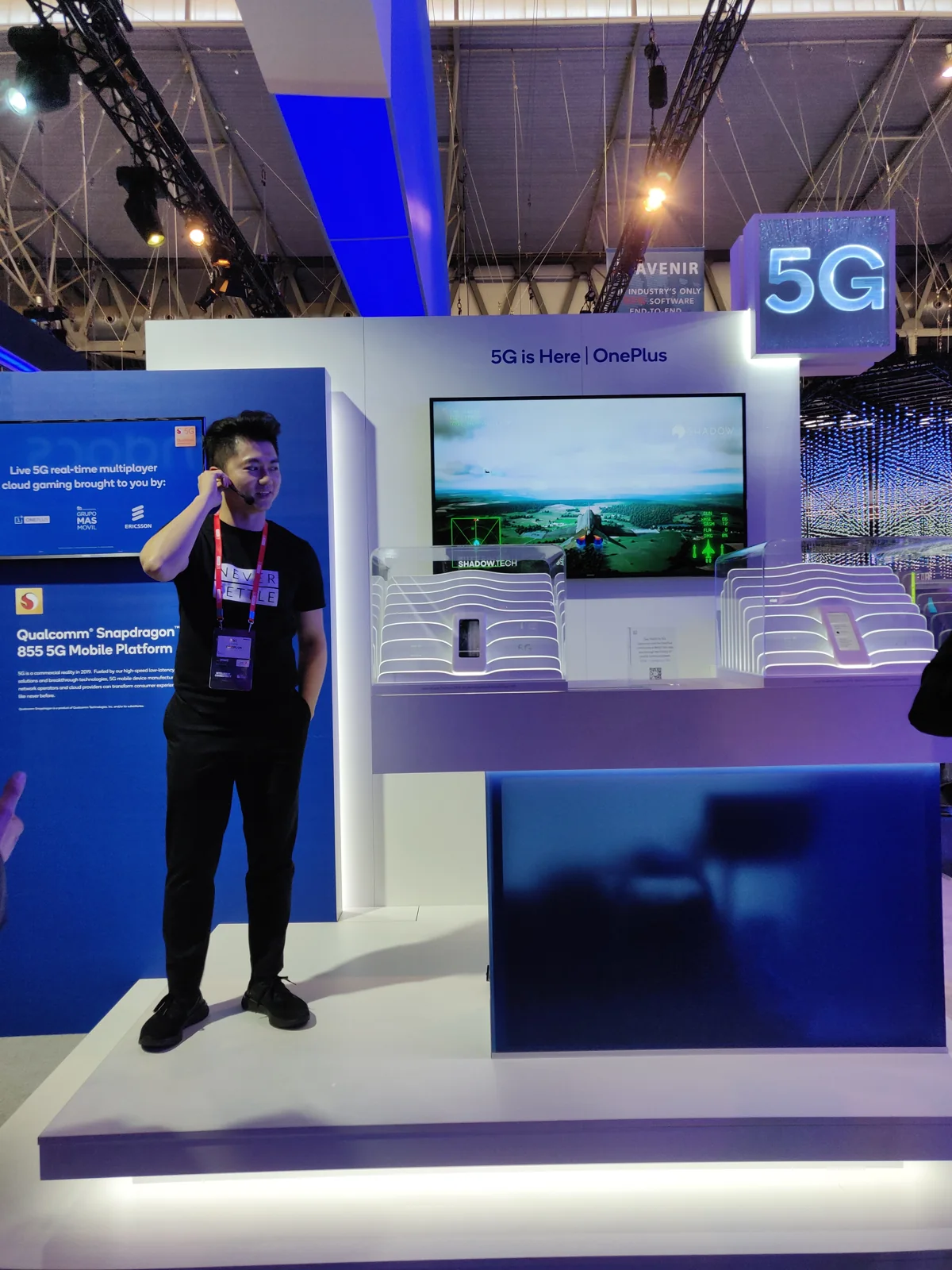 OnePlus 5G cloud gaming demo on the Qualcomm stand at MWC