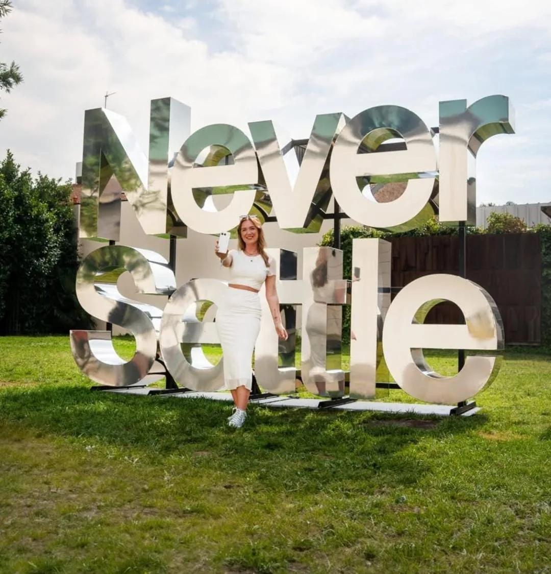 Guest at the Never Settle metal letters at the Nord 4 launch