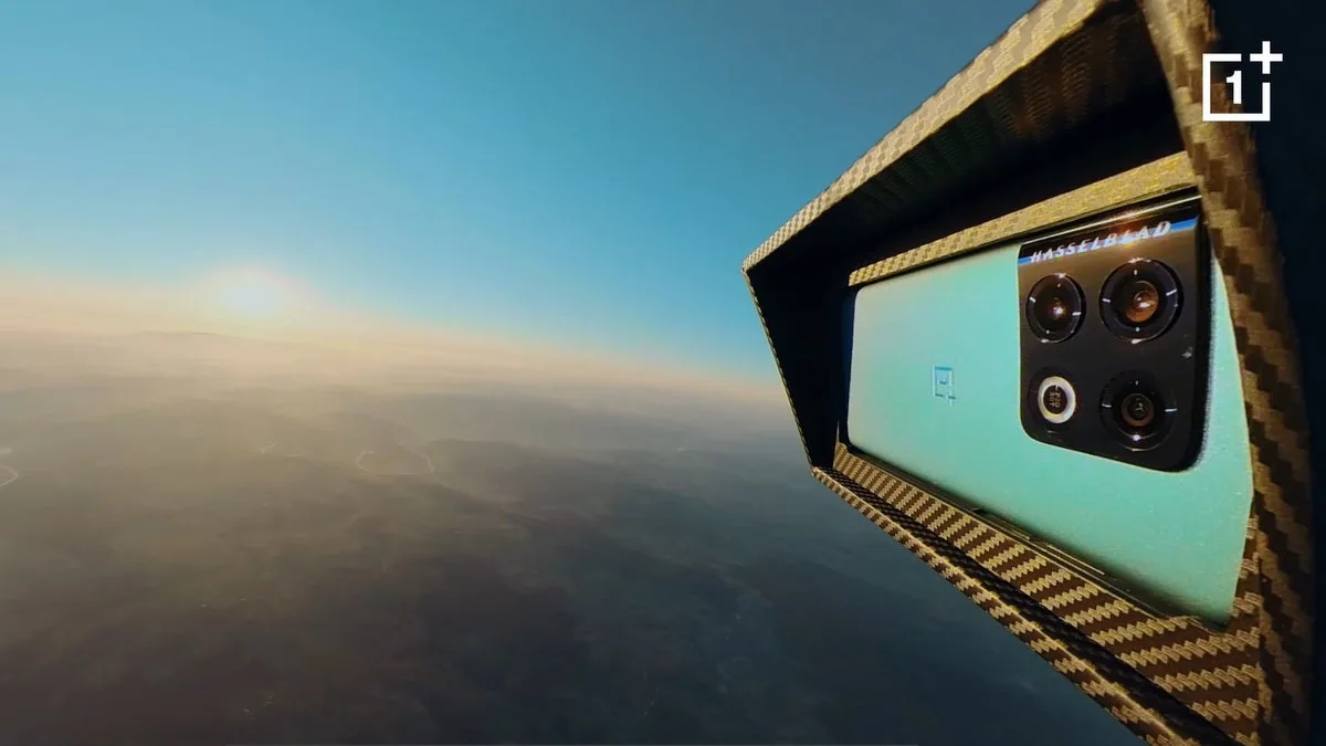 OnePlus 10 Pro in its carbon-fibre module, high above the Earth